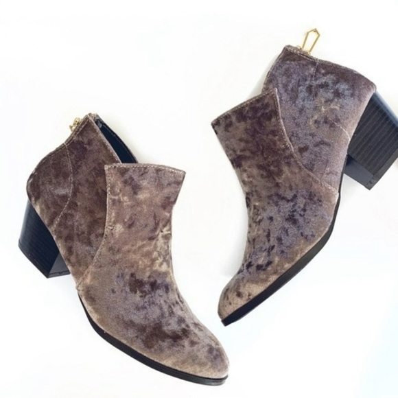 Qupid Shoes - QUPID Crushed Velvet Mauve Summer Winter Casual Bootie Size 6 1/2 Brand New